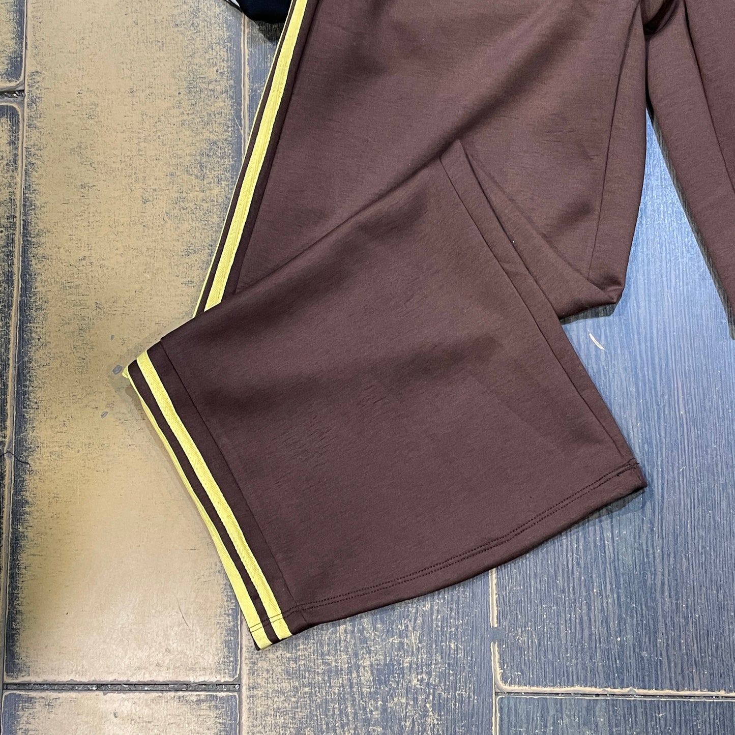 Pantalone tuta zad